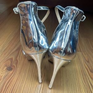 Lauren Laurraine women’s silver open toe step heel size 7